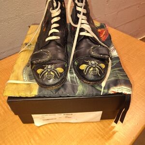 Men's Black Embroidered High-Top Shoes